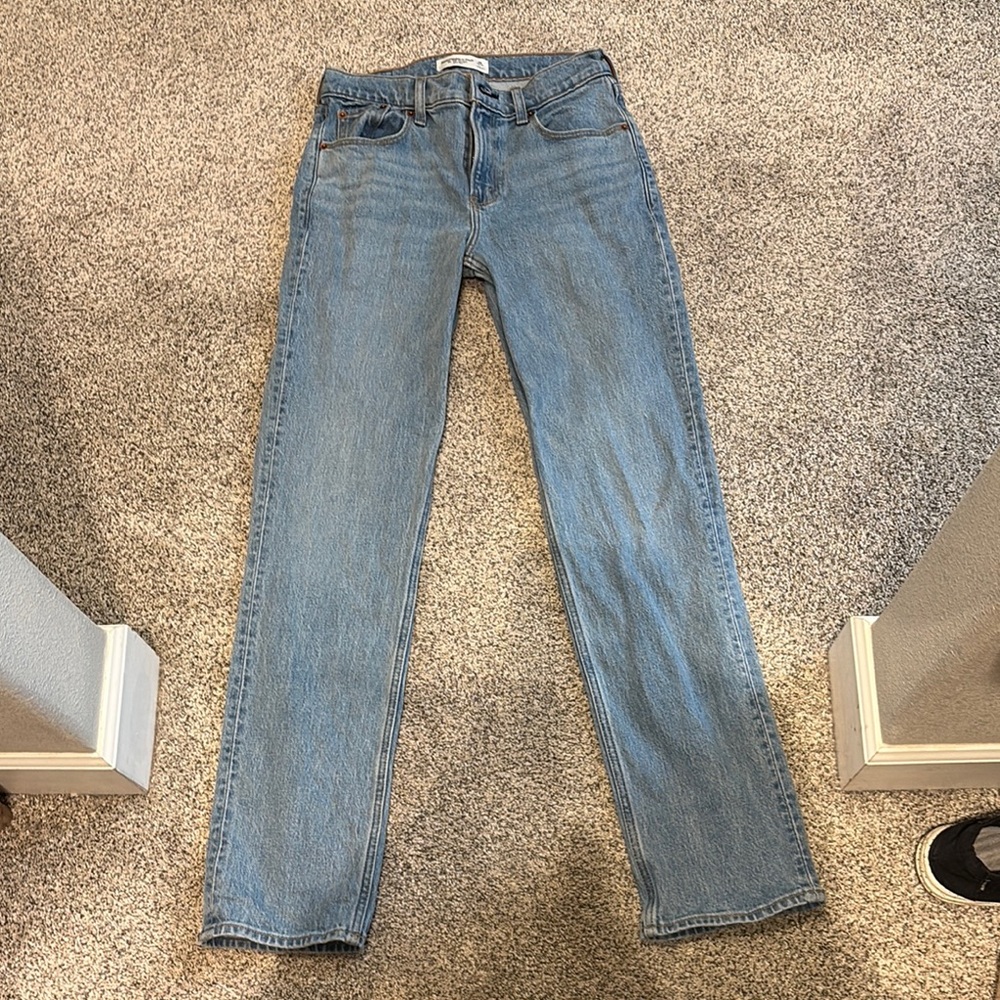 Abercrombie & Fitch Light Blue the 90s Straight mid-rise Jeans